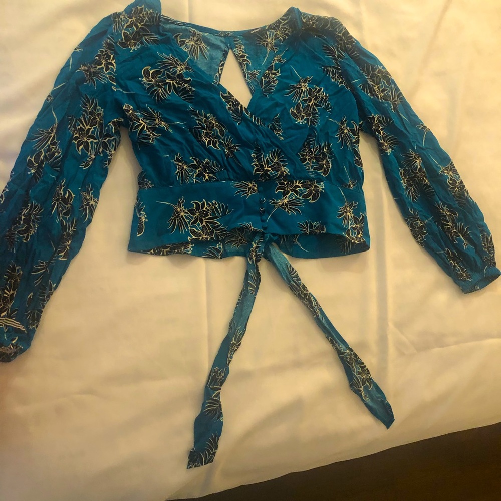 Express Long-Sleeve Crop Top, Medium, Blue Background and Black Flowers printed